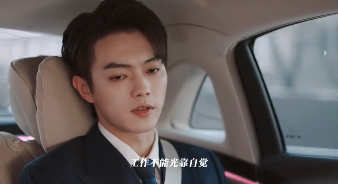 #许凯很帅但韩廷更帅#许凯的韩廷，是行走的荷尔蒙与智慧并存的代名词。他的每一次决