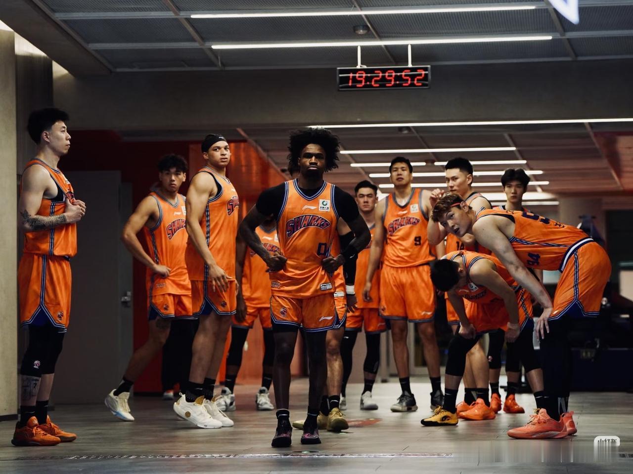 绝杀！91-88！上海男篮大比分2-0领先浙江广厦队，让我们看看谁是赢球的功臣。