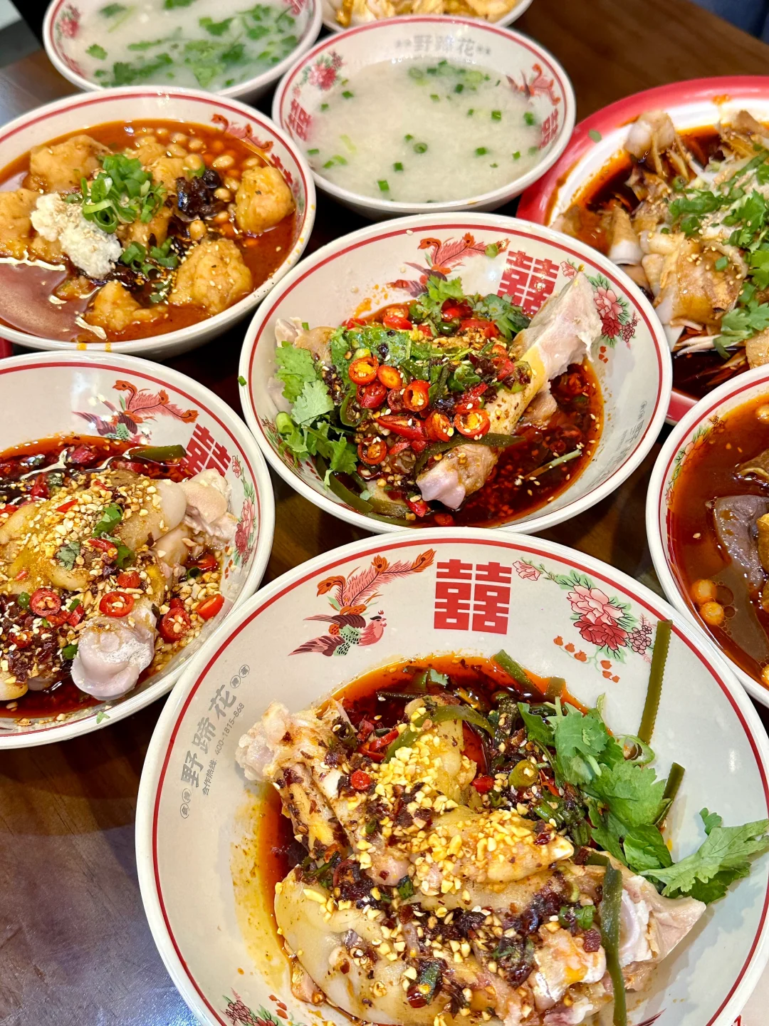 蘸料蘸鞋底都好吃……更何况是蹄花！！！