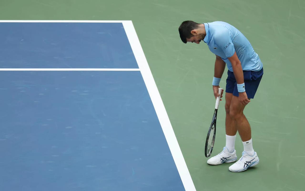3-0！鸭鸭未丢一盘晋级美网决赛！看着德鸡艰难弯腰，有点心酸，大概率会等来不想听