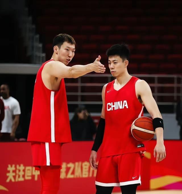 打麻将真能看出一个人啥性格。跟同事搓了几圈，俩人手气稍差就开始摔牌、抱怨，越急越