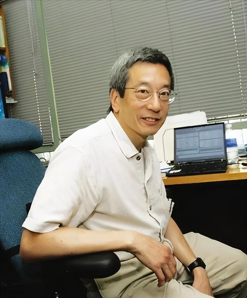 “我是美国人，绝不是中国的科学家！”谁能相信，这居然是钱学森的侄子钱永健，在获得