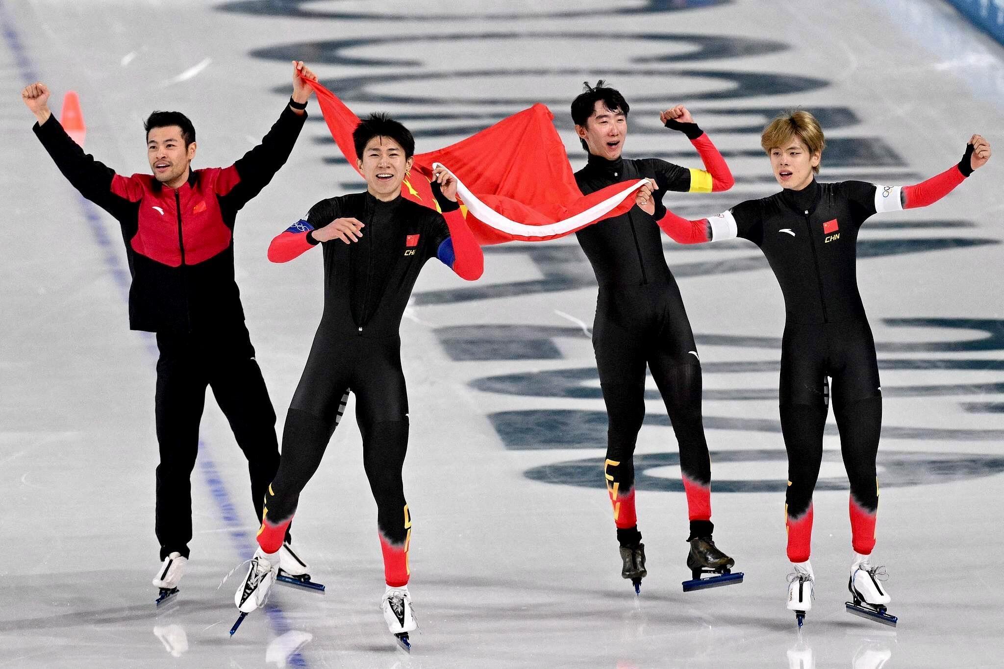 刘瀚彬是冬奥会小作文达人19岁刘瀚彬赛后小作文真诚又好哭，字字走心。他感谢恩师李