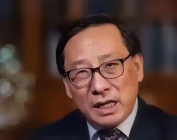 别光盯航母！身边的窃密暗箭更要防
 
高志凯教授那句“别光盯着航母，先盯自己人”