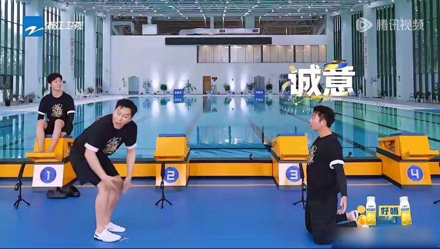 《奔跑吧》收视第一，全靠范丞丞的坦白、敖瑞鹏的拼劲和郑恺的突然下跪。 自从范丞丞