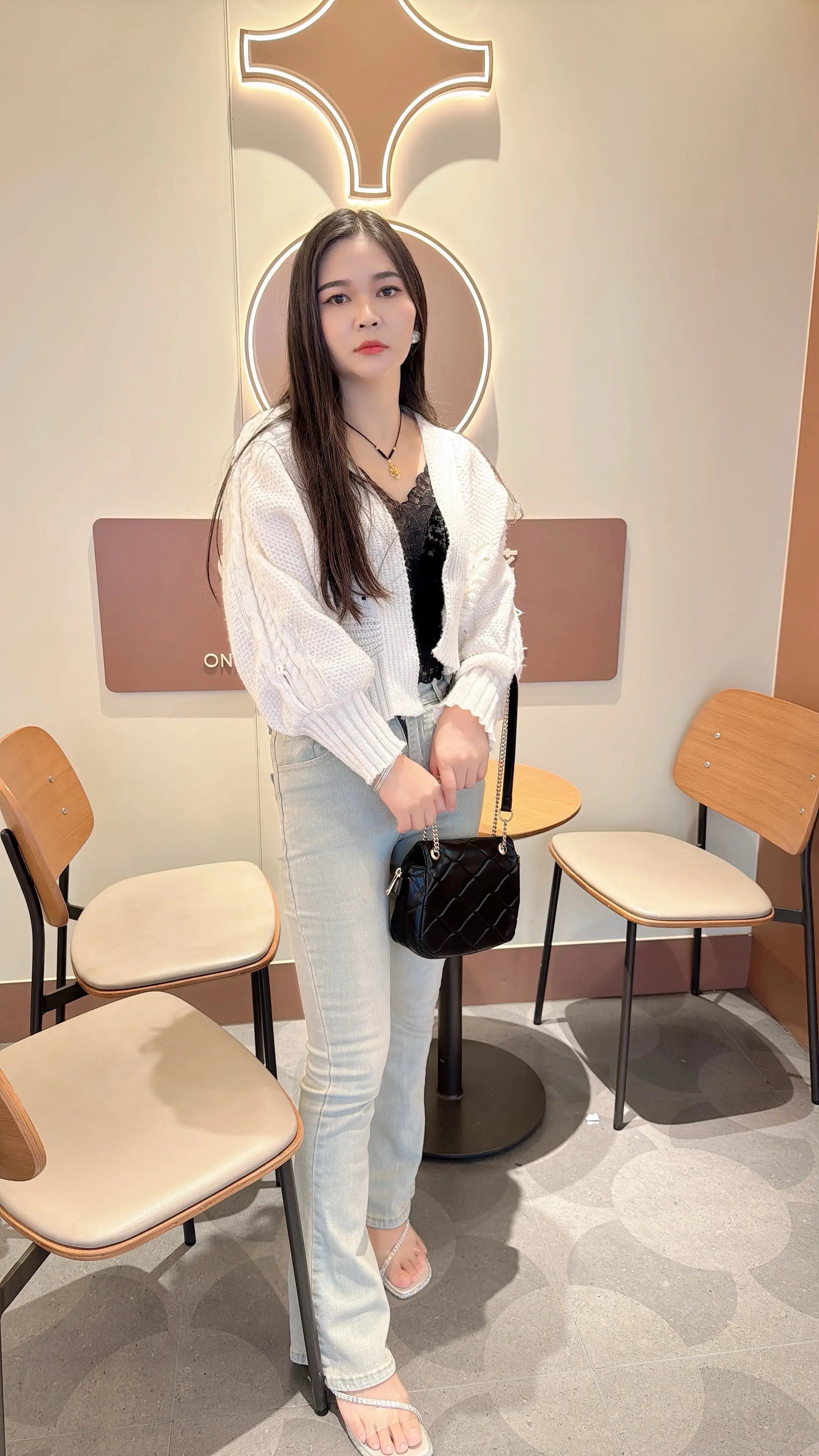 奶茶店闲坐 古茗