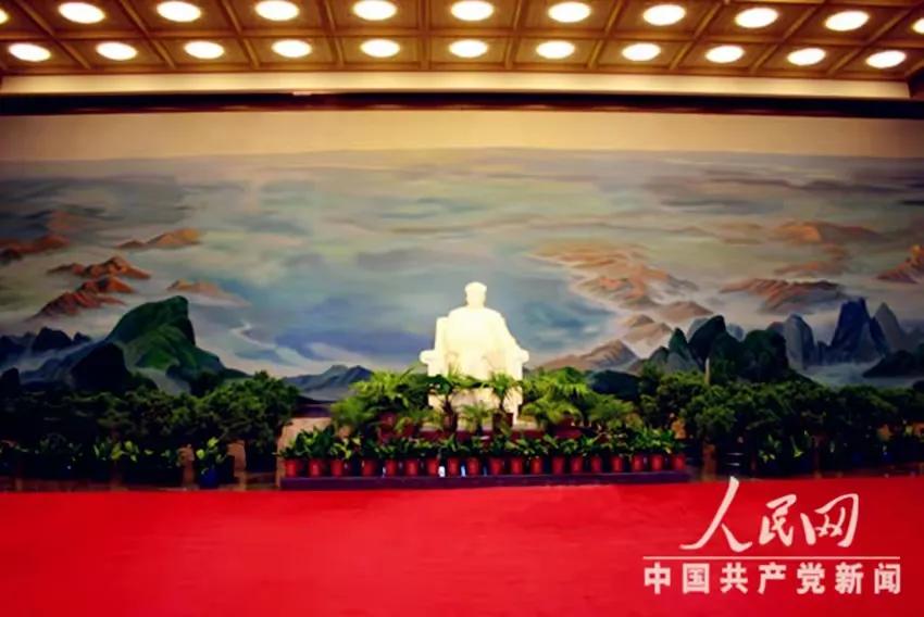 今天，主流媒体并没有忘记！今天是伟大领袖毛主席逝世50周年纪念日。很难得，主流媒