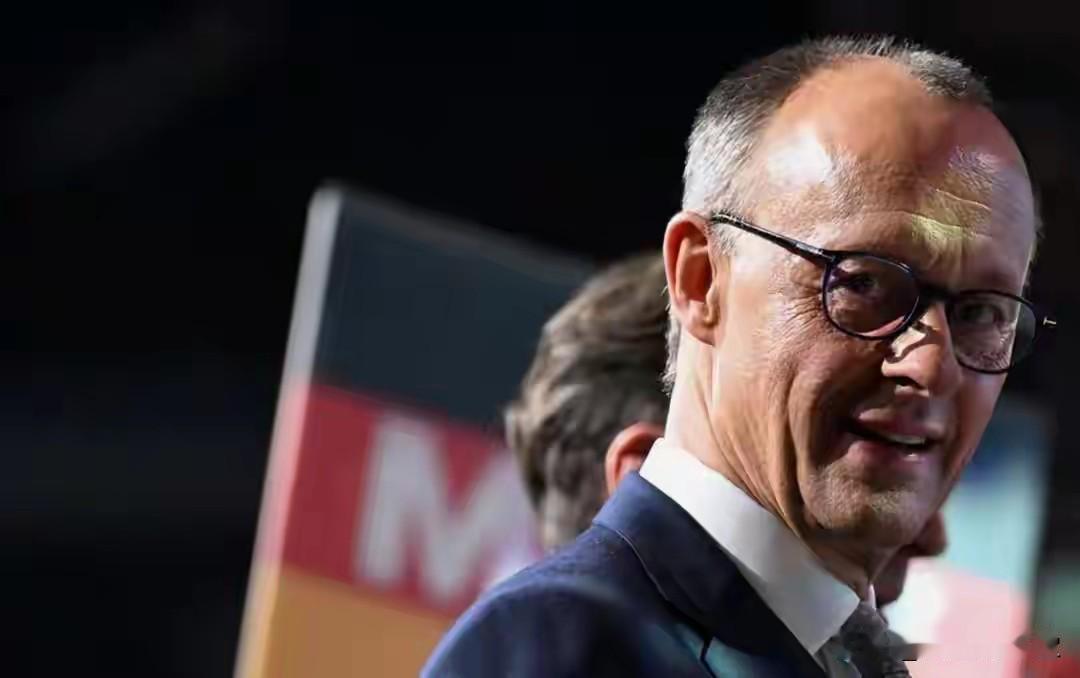 墨茨高市通话：这是何意？

默茨出发访华，专机即将起飞，高市早苗的电话却“恰好”