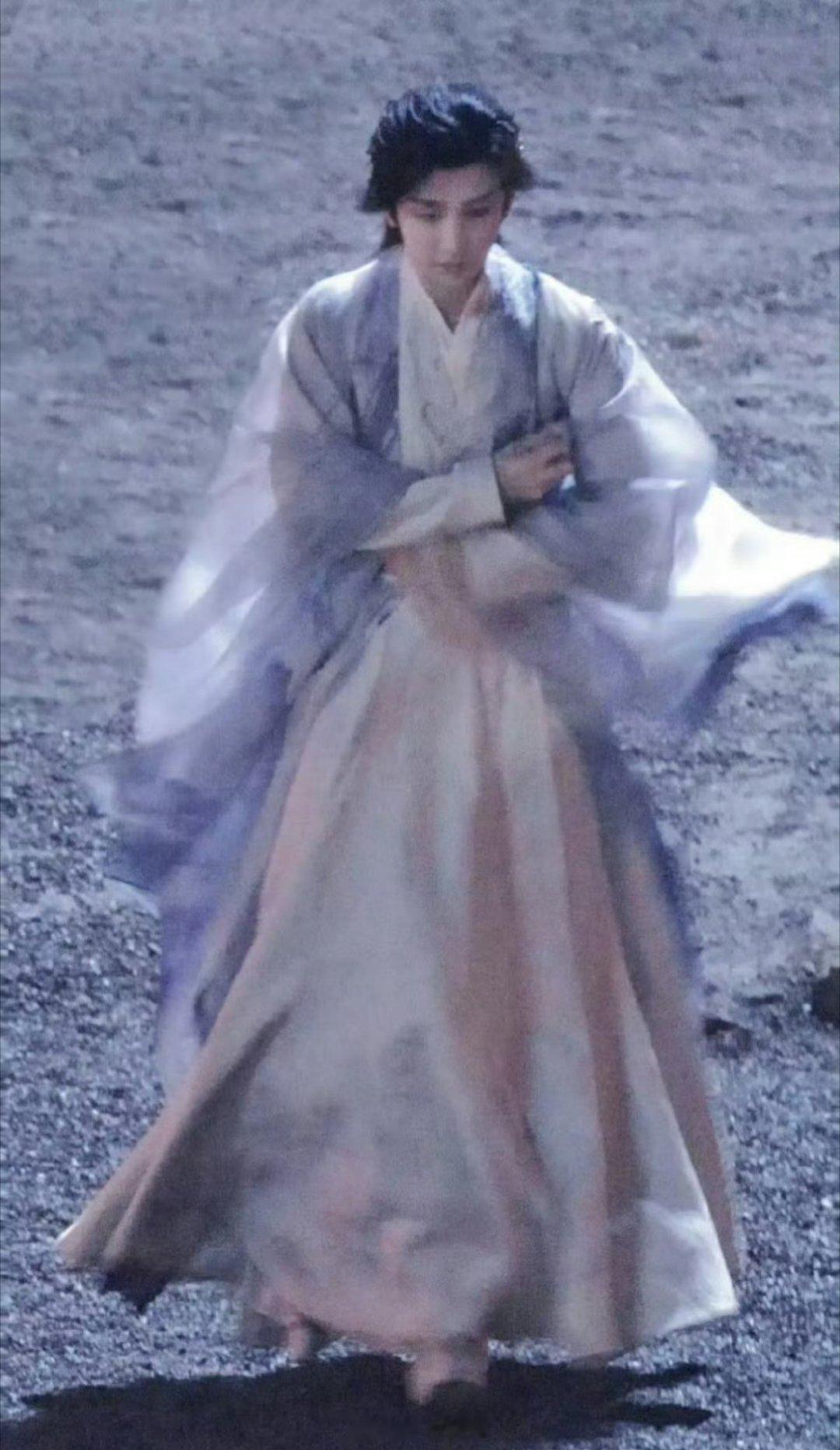 成毅王权富贵这套衣服简直就是仙气飘飘[求关注] ​​​