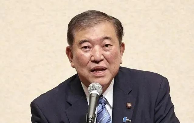 石破茂辞职没啥奇怪的，不管是自民党内部狗咬狗还是美国对日本薅羊毛，他都干不下去了