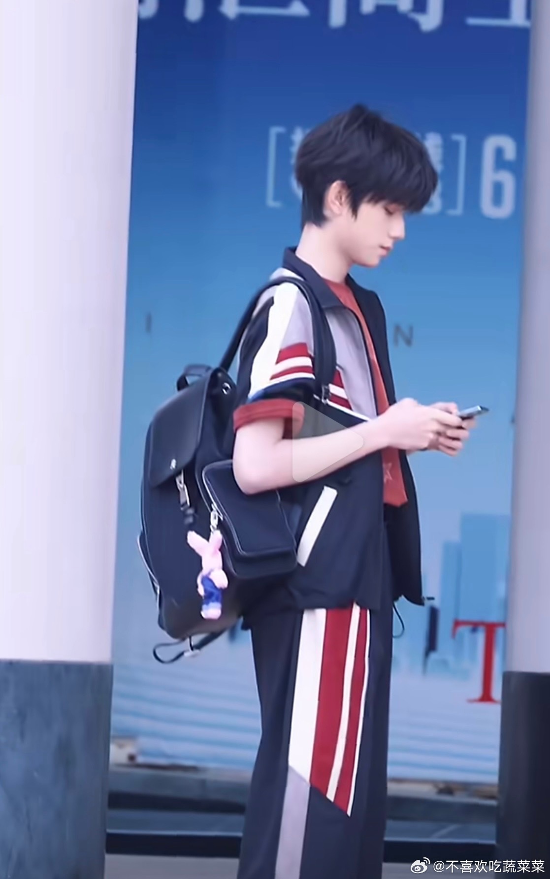 tg 付彬言书包一万多 人设不会真是美强惨吧？ 