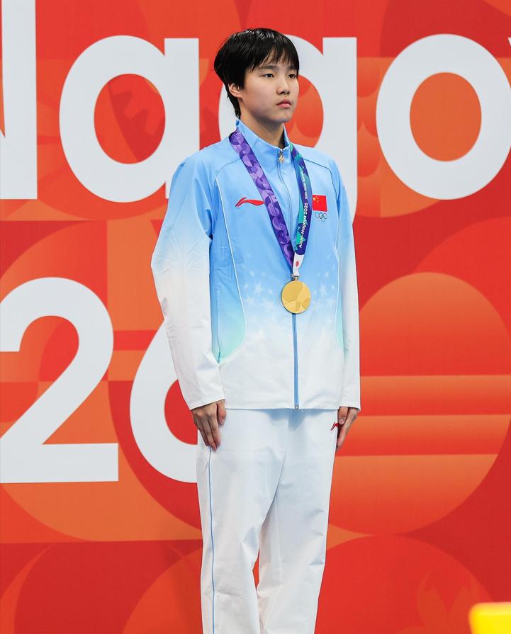 外网炸了！
名古屋亚运会没有任何一名中国运动员的欧美媒体关注度超过13岁游泳小孩