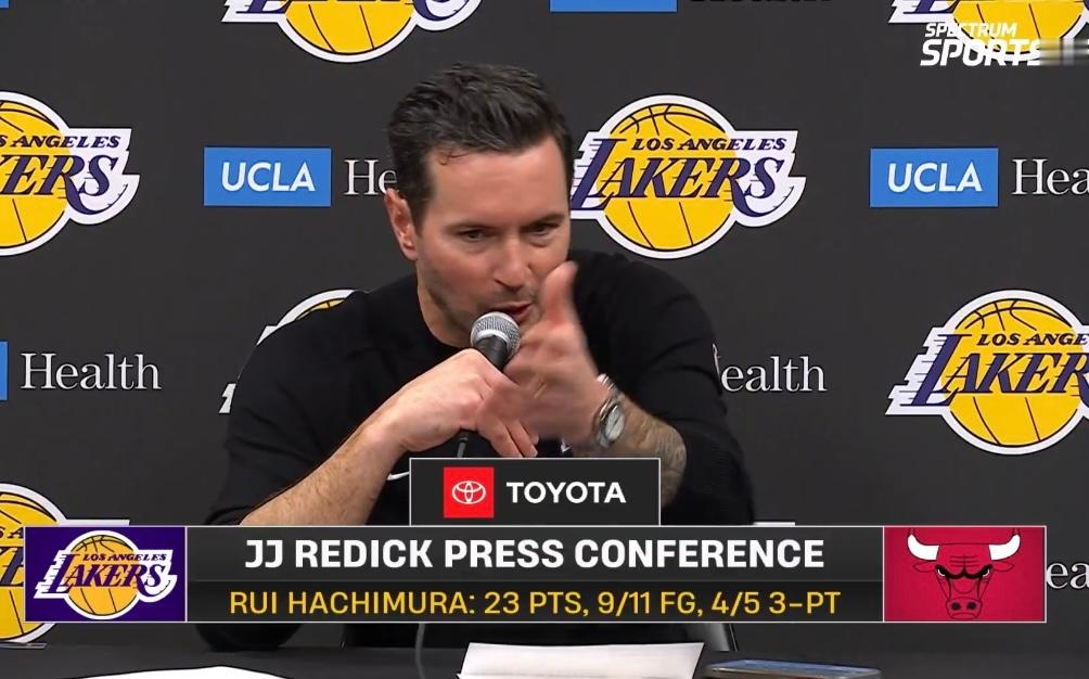 雷迪克评价卢卡和勒布朗：“他们在传球时展现的耐心，以及总能做出正确的场上决策，这