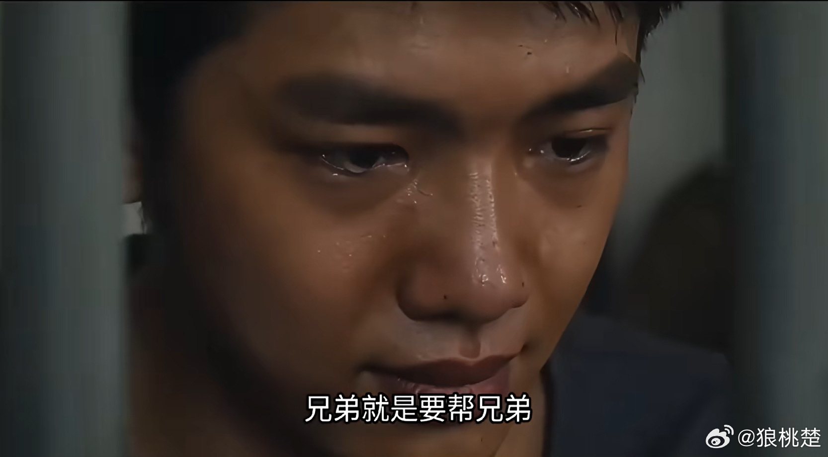 给阿嬷的情书侨批台词打磨 打磨台词时，删得最狠的是“抒情”。把“我日夜思念着你”