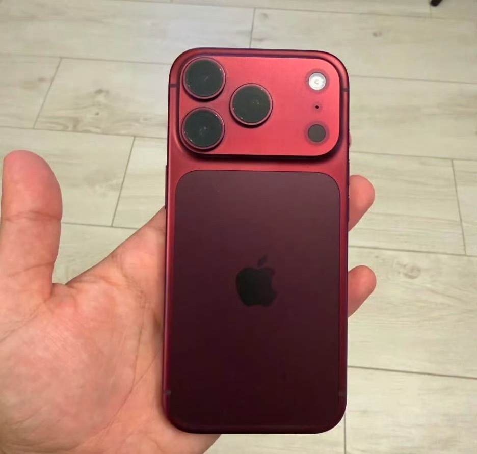 曝iPhone18Pro褪色看了下，又不是不能用？上一代17 Pro系列也曝光出