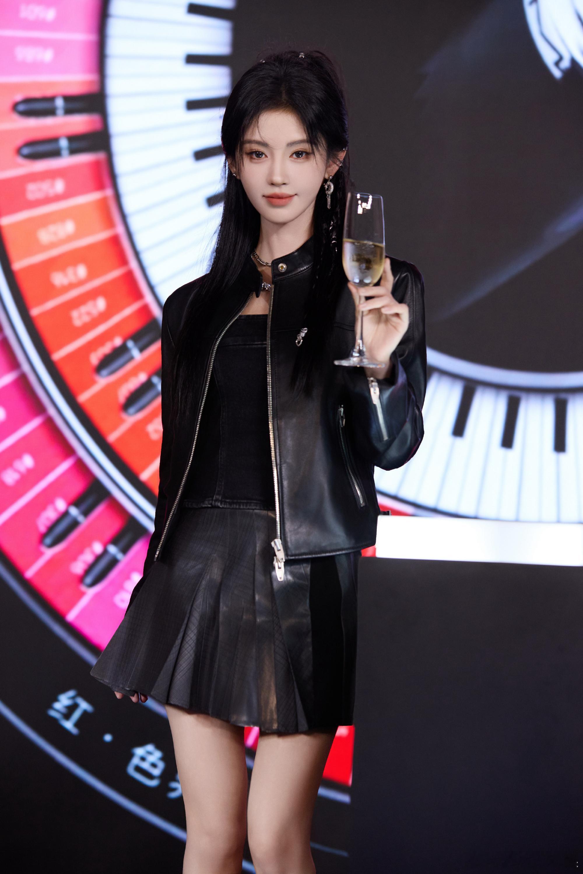 鞠婧祎能抗招商和单扛剧集均吗？有战绩吗？ 
