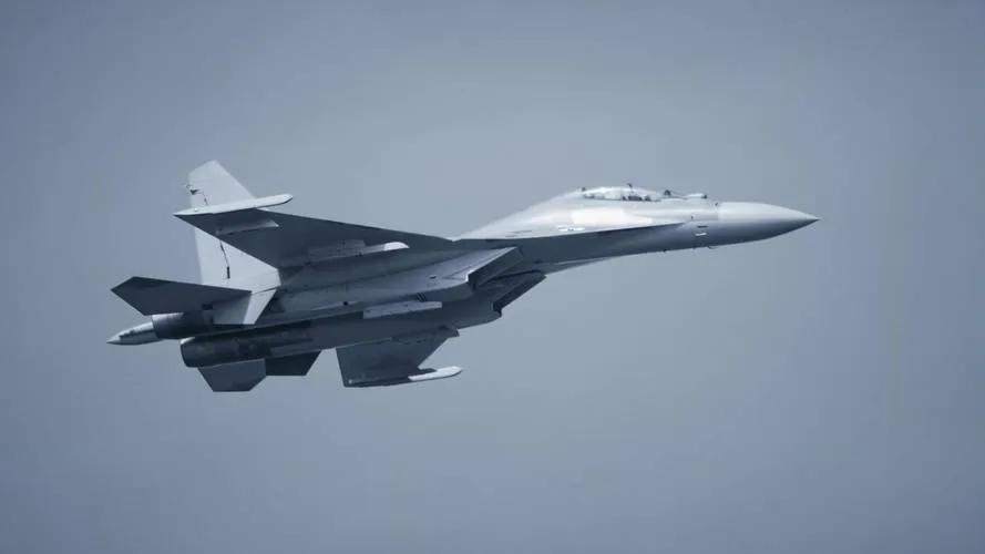 8月24日，中埃“文明之鹰”演习开启，解放军出动6架歼16对抗埃及空军的米格29