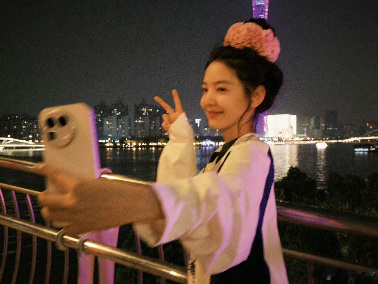 章若楠甜妹拯救世界美女多发自拍哇 