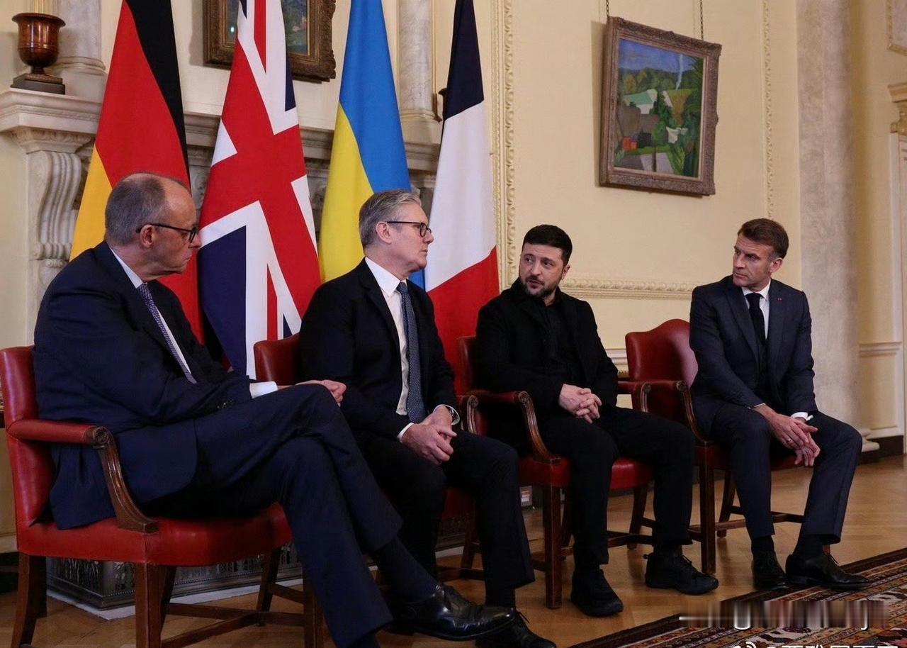 泽连斯基在伦敦向英法德三国首脑
汇报关于乌克兰和平计划与美国谈判结果的时候说: