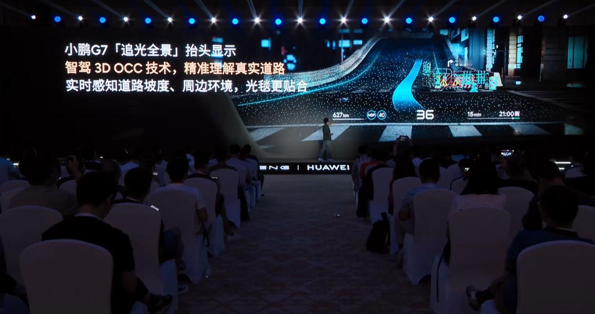 “开慢一点”“离它远一点”这很真实了。因为副驾不知道你要怎么开，所以会很紧张。开
