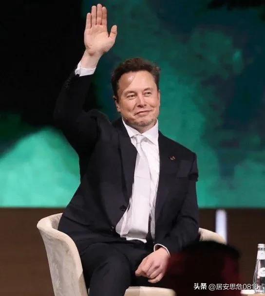 突发新闻🚨伊隆·马斯克刚刚告诉他的 2.25 亿粉丝“我们要么反击，要么他们杀