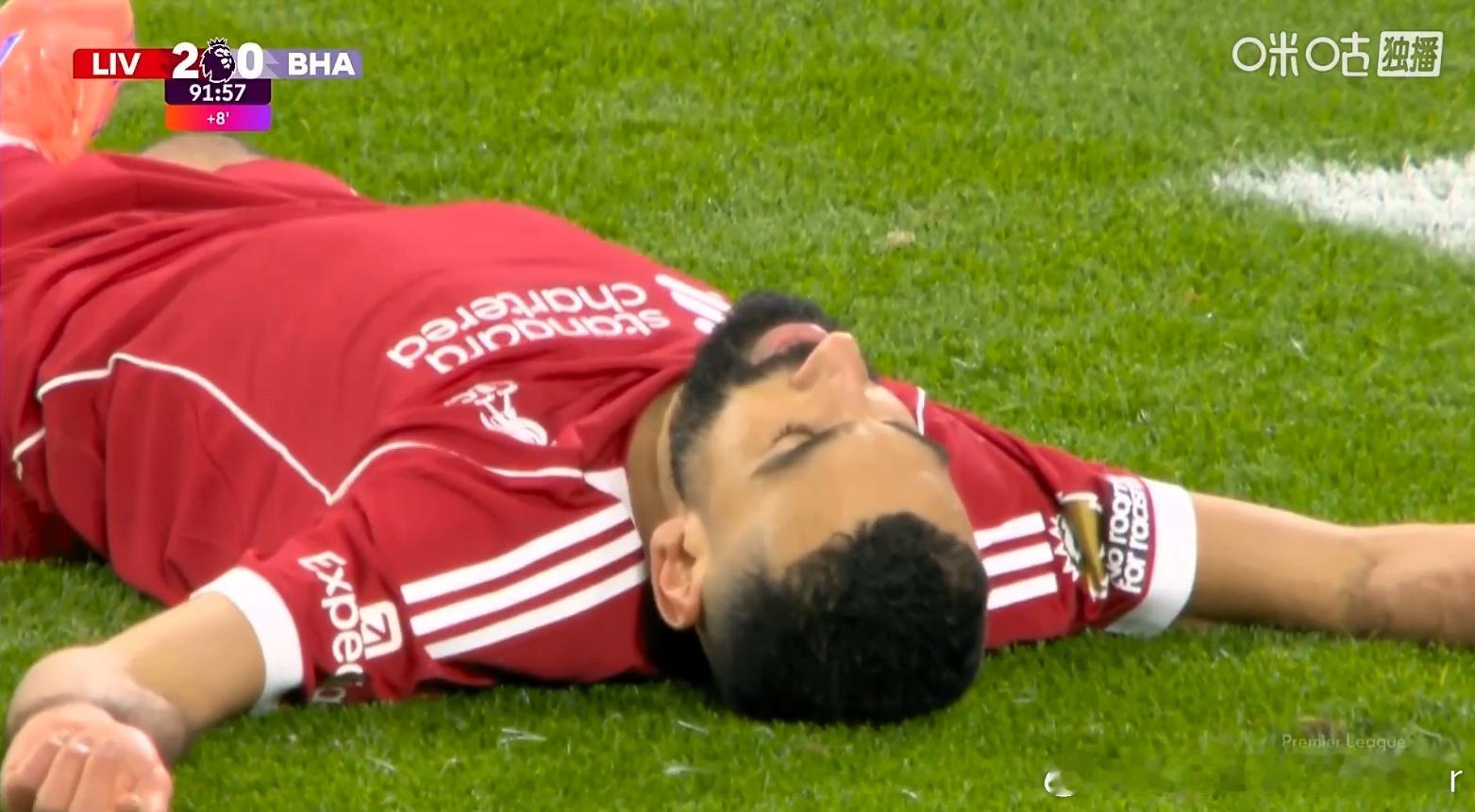 小基我真的哭死……这球都不自己打而且喂得是真舒服啊老登啊，这球打不进真的是……利