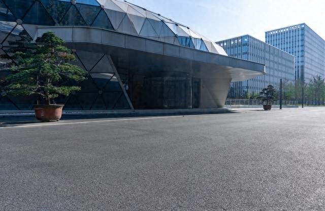 知名车企官宣回归油车