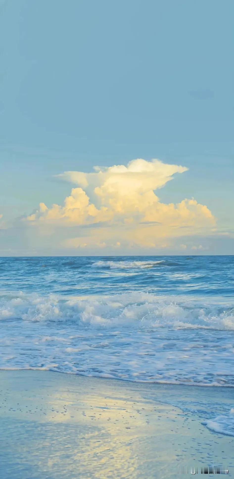 海天一色，云卷云舒。
风景 大海