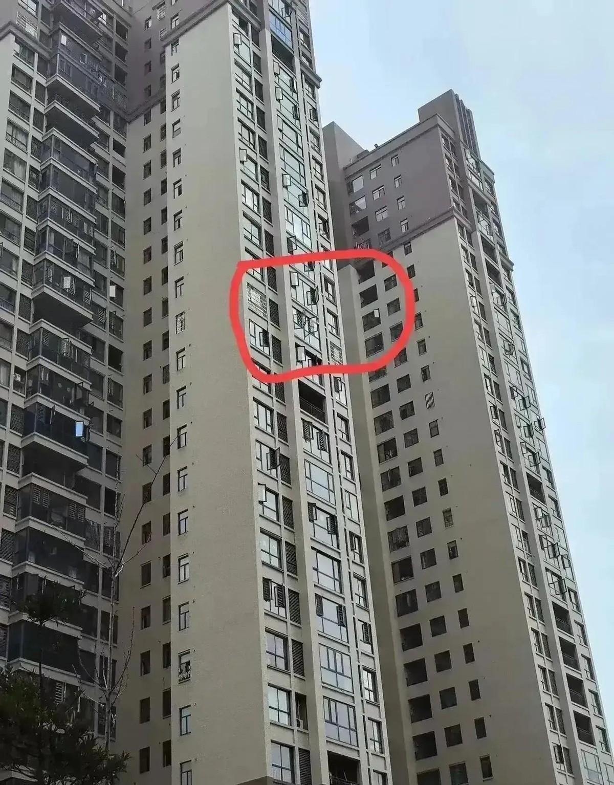 楼市风云变幻，防盗窗这个话题又一次成为焦点。这玩意儿，到底有没有用，关乎安全还是