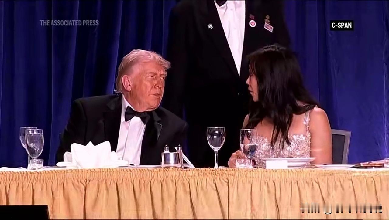 从人生高光时刻到最后落荒而逃，这位出生于厦门的姑娘仅仅花了两分钟时间，真的是让人