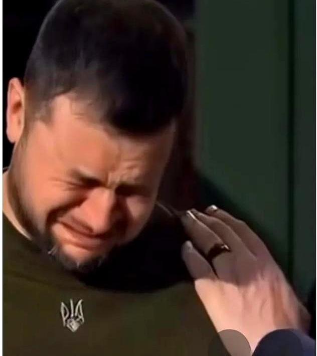 嫣然已成昨日黄花…
正当泽连斯基踌躇满志的要在在2026年达沃斯论坛期间，一展往