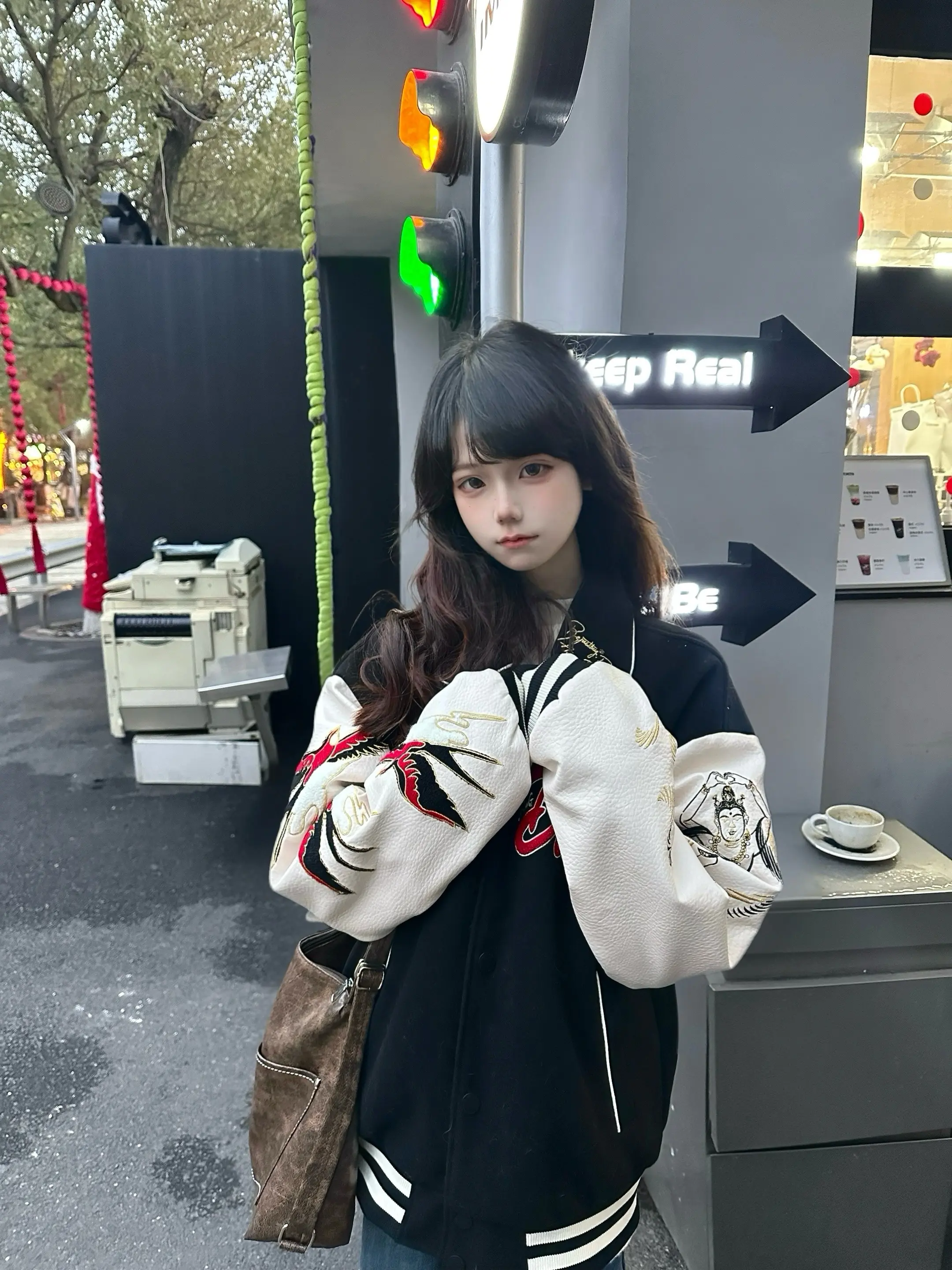 世界以痛吻我 我没同意 这不是性骚扰吗