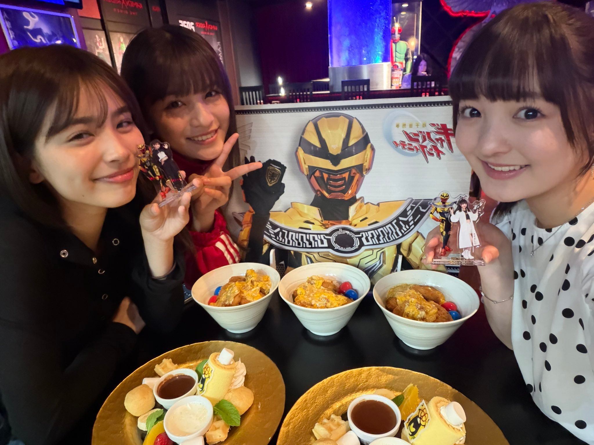 谷田蕾娜キキコトアギでPROJECT R.E.D.カフェいってきたの✌︎カンキー