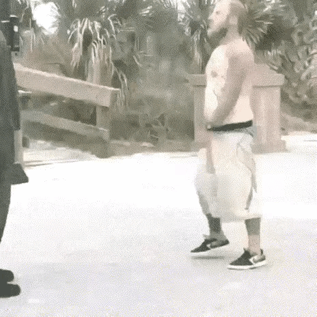 明天和意外真不知道哪个先来！

      楞的怕横的，

     横的怕不要