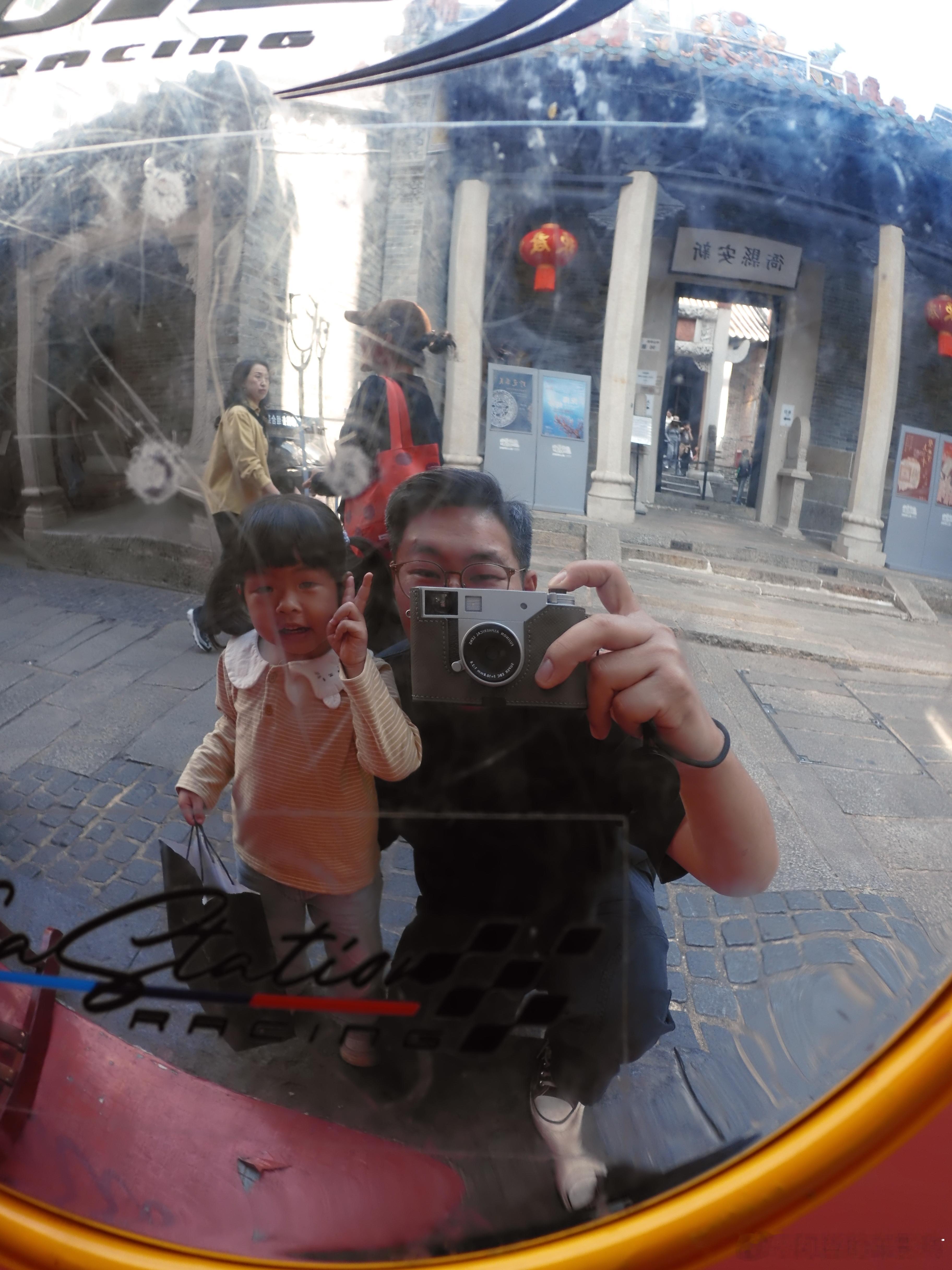 现在的深圳已经到了可以穿短袖短裤的天气突然想到要不是上礼拜刷手机反季节捡漏了一件