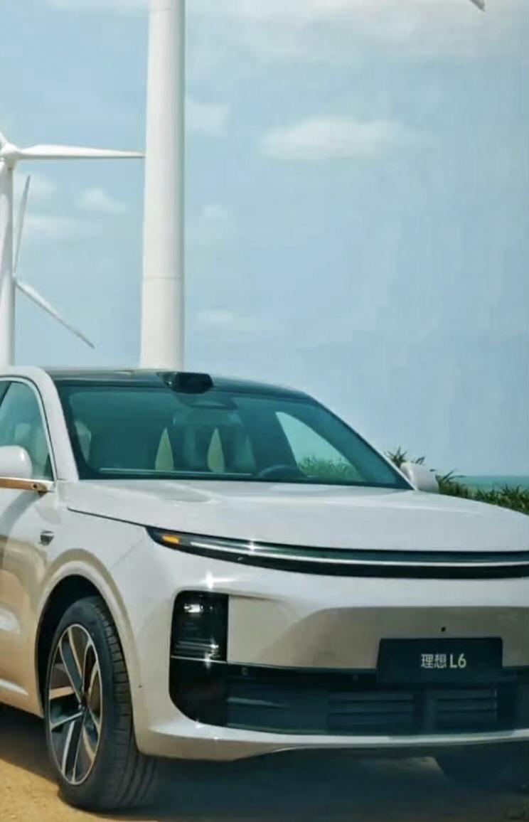 #理想L6路试谍照曝光#曝光了一组理想L6的路试谍照，从谍照上看，与理想L7外观