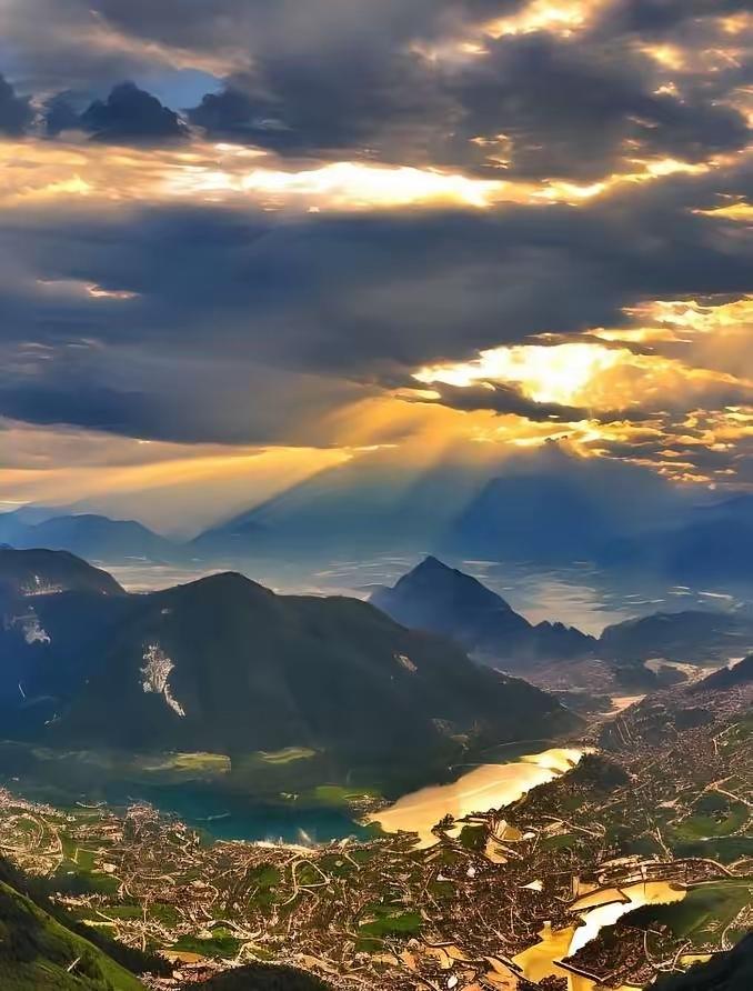 一段非常欣赏的话： “大海不缺一滴水，森林不缺一棵树，单位不缺一个人！你的家族，