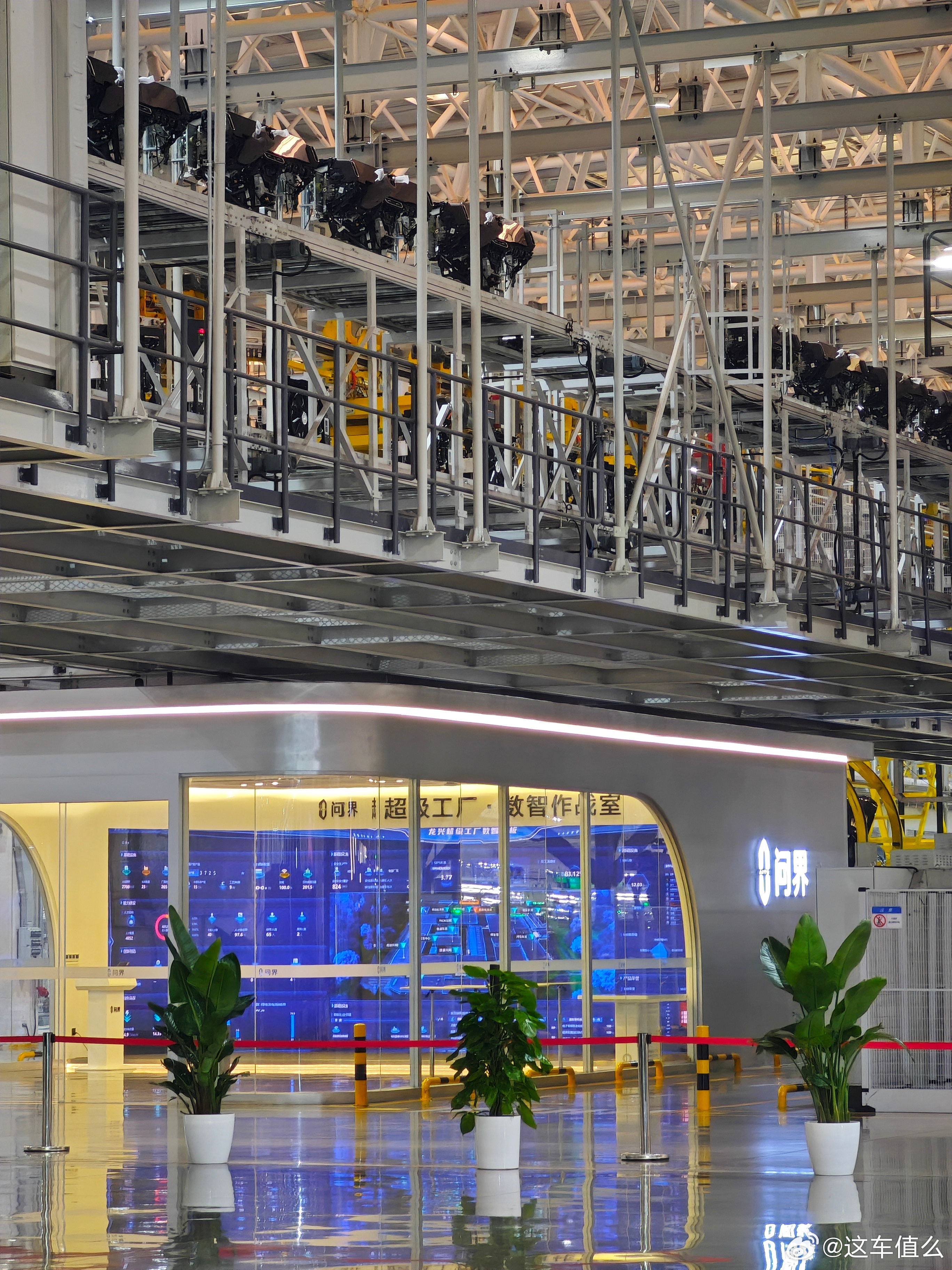 问界第100万辆整车下线仪式，在赛力斯超级工厂举行。在现场，虽然活动范围仅限总装