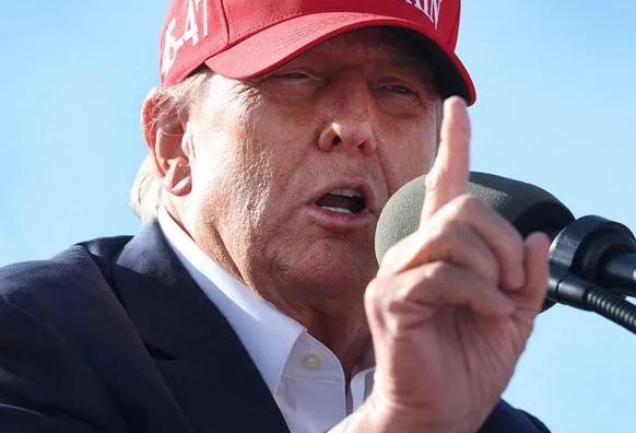 全世界都在等待他公开露面！

4月1日那天，特朗普在白宫发表了一场全国电视讲话，