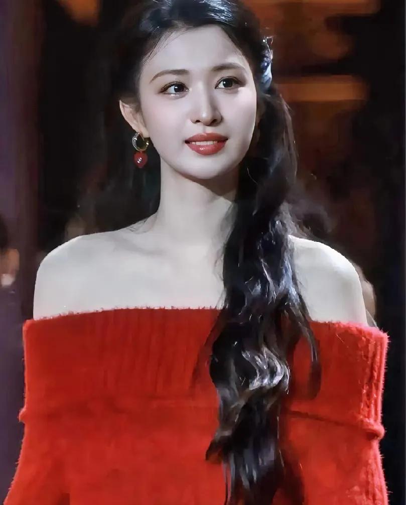 发现，白鹿王楚然刘浩存都有一个共同点，就是没几个奢侈品代言。
这三位影视剧资源都