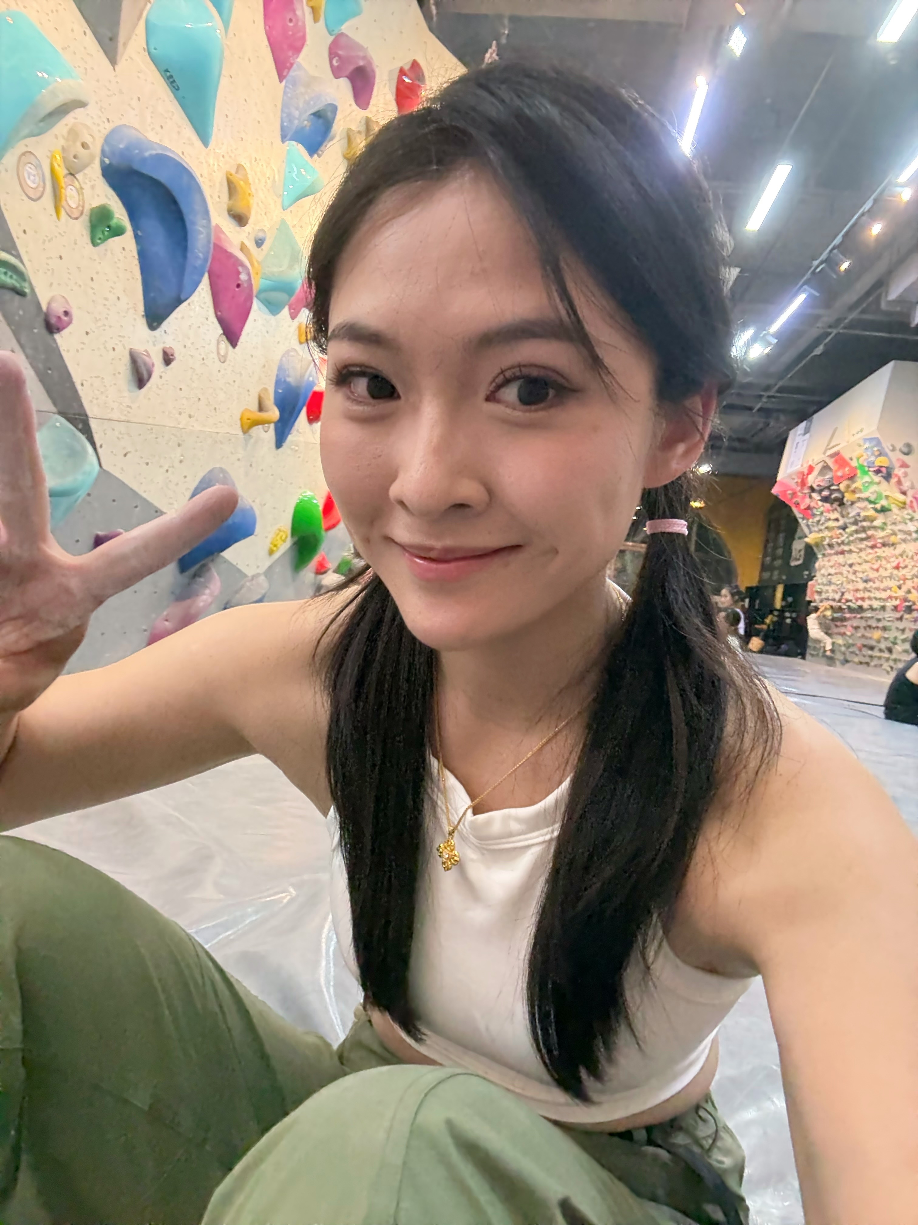 全国巡爬这次来到了重庆的山石，抱石的线都挺硬的，高墙的墙也挺高的，反正是给我吓住