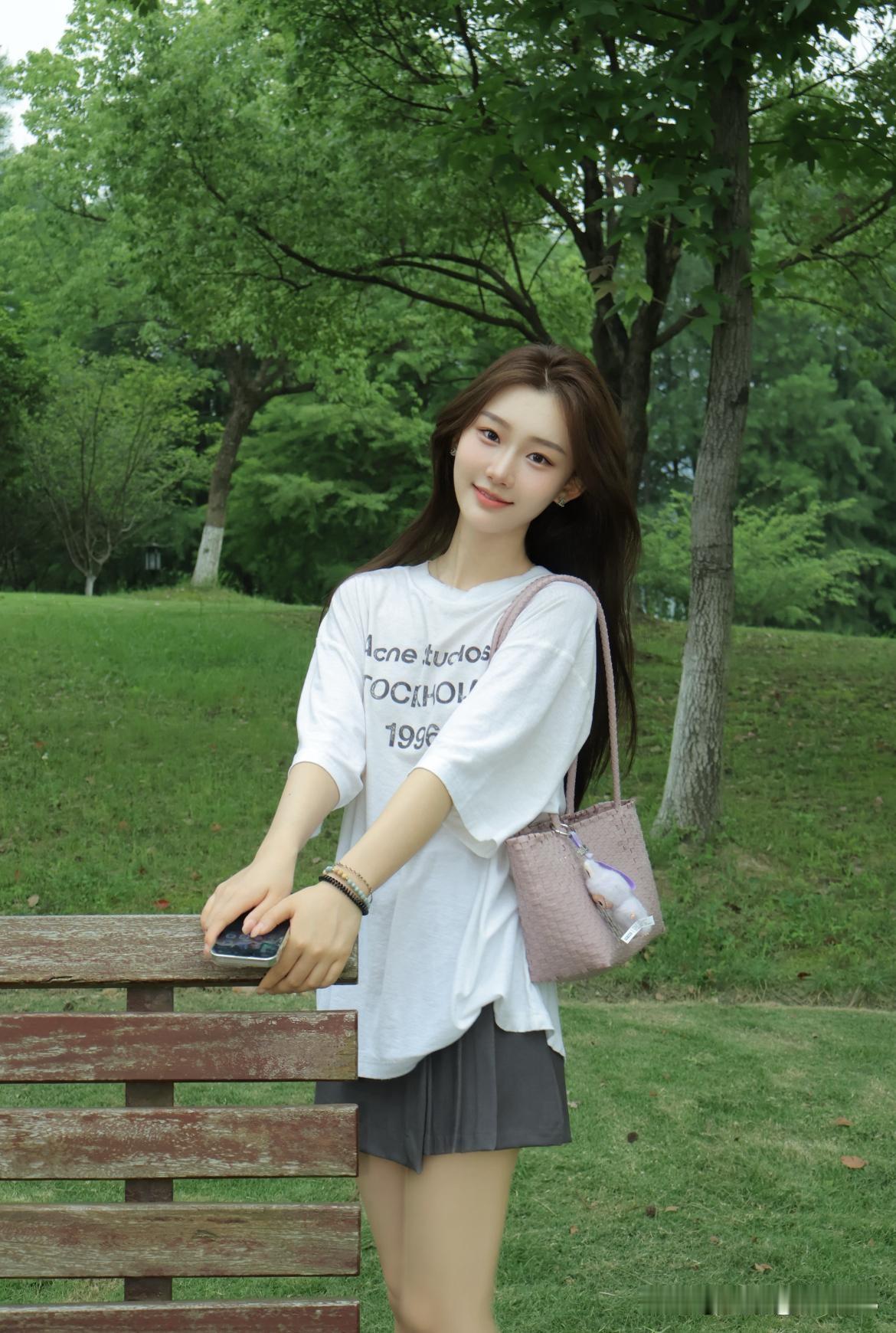 夏日清新穿搭，公园里的少女时光🌿👗👗