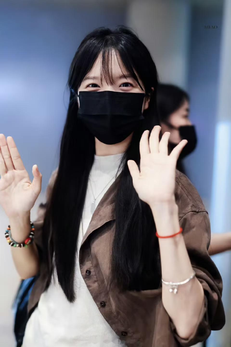 李思潼疑似签约虎鲸文娱给阿嬷的情书密钥延期李思潼主演电影票房破10亿演员李思潼李