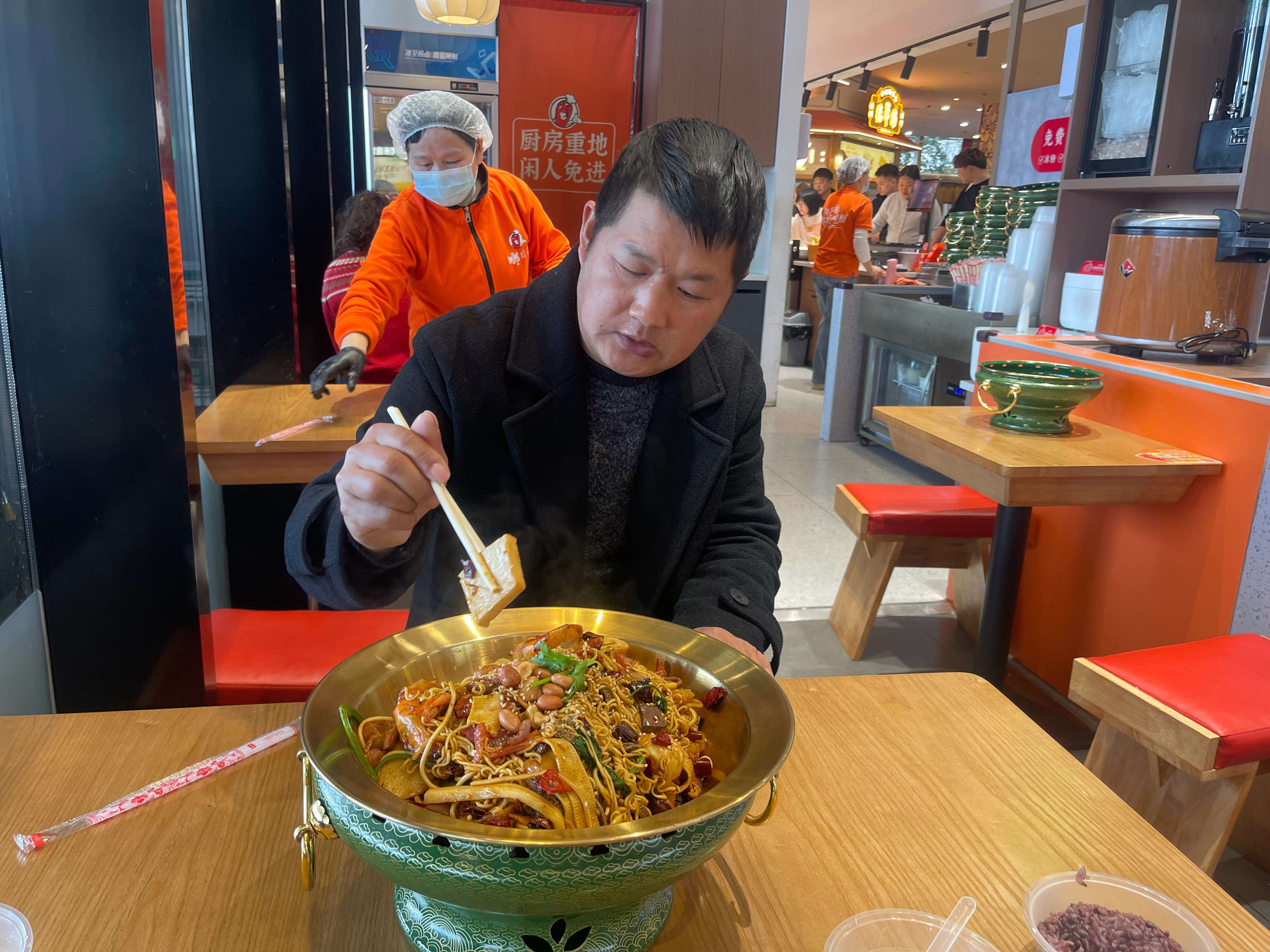 老家唐总来武汉帮我送风光580，闷锅安排！ 武汉·永旺梦乐城(武汉经开店)