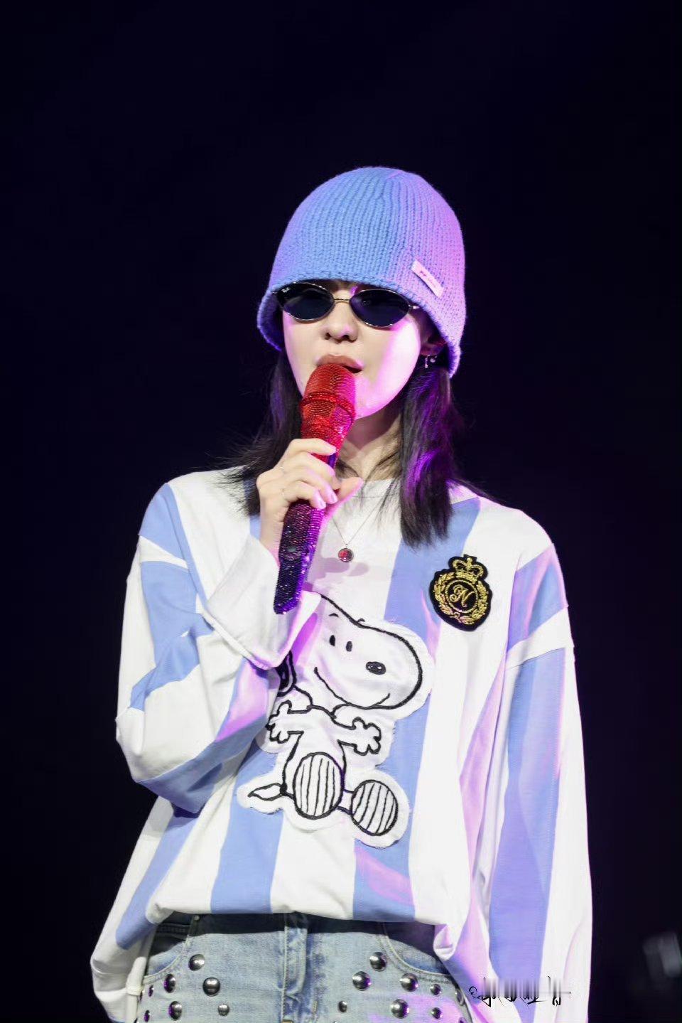 郁可唯新歌层层安溥作曲 听完直接在歌单里循环一整天，安溥为郁可唯新专辑里的《层层