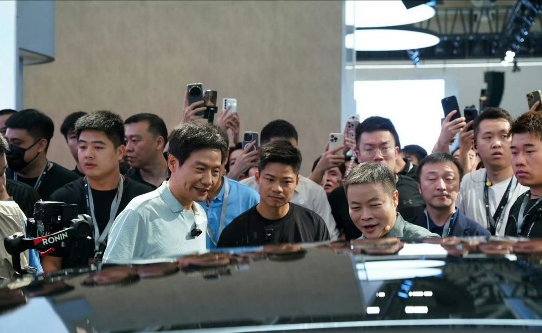 雷军夸小鹏P7+交付不错 雷军对小鹏P7的交付情况表示赞赏，这次表现不错的小鹏汽