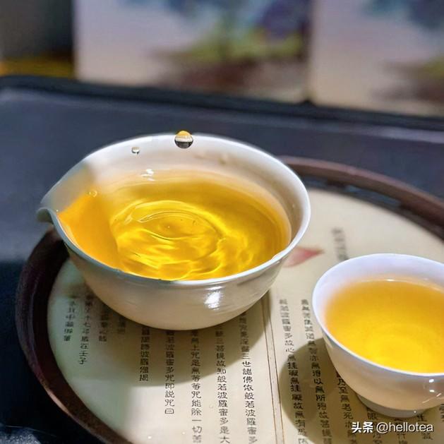 泡茶时该用什么水温?

第一口总是苦的。舌尖微涩，像少年初尝世事，皱着眉咽下去。