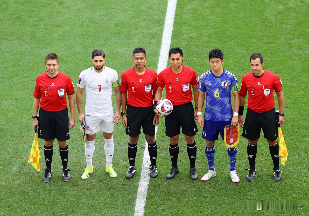 日本1：2不敌伊朗，三大责任人

1，主帅森保一
2，板仓滉
3，马宁

主帅森