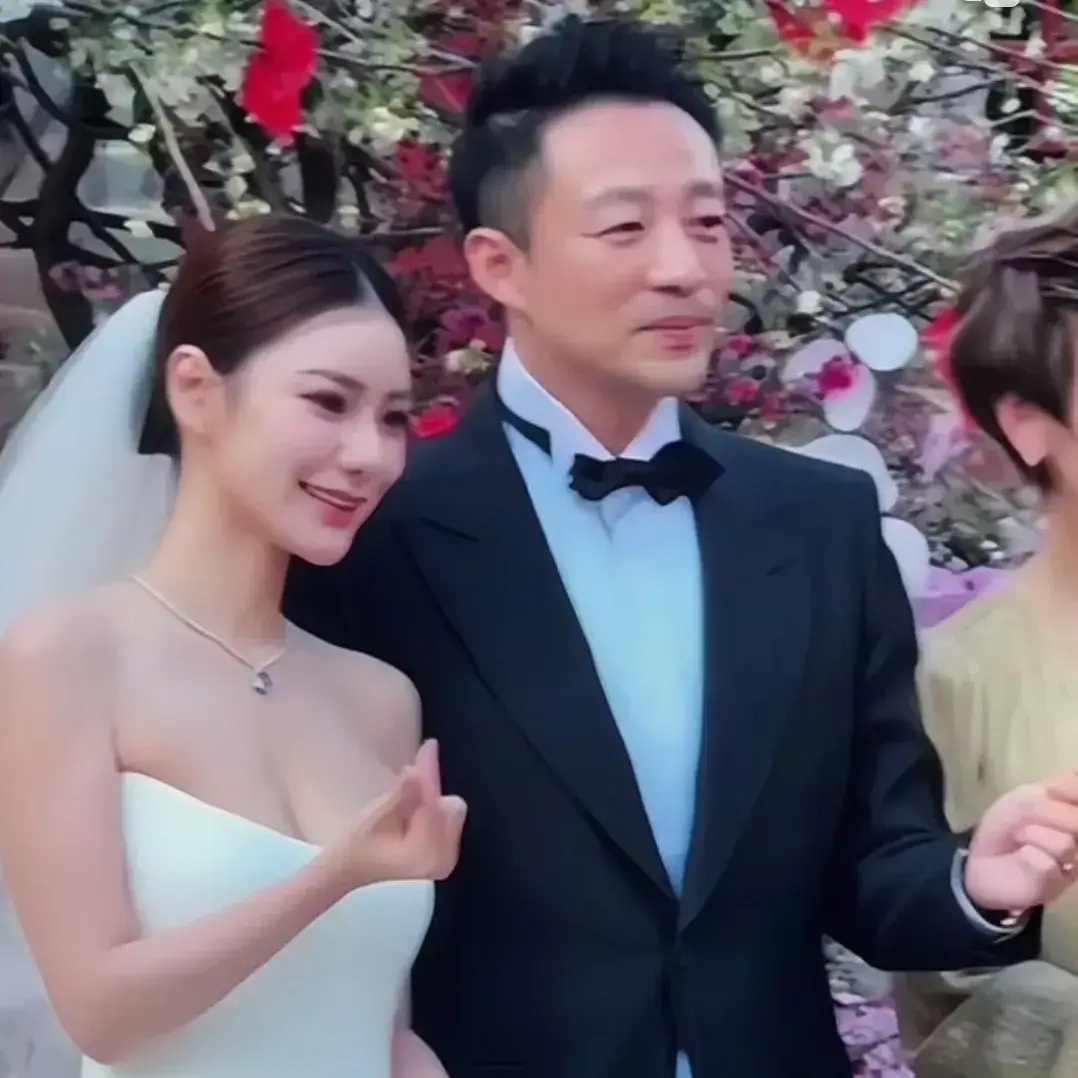 大S终究输了，她不是输在自己没有马晓梅漂亮，也不是输没有马晓梅善良，而是输在她一