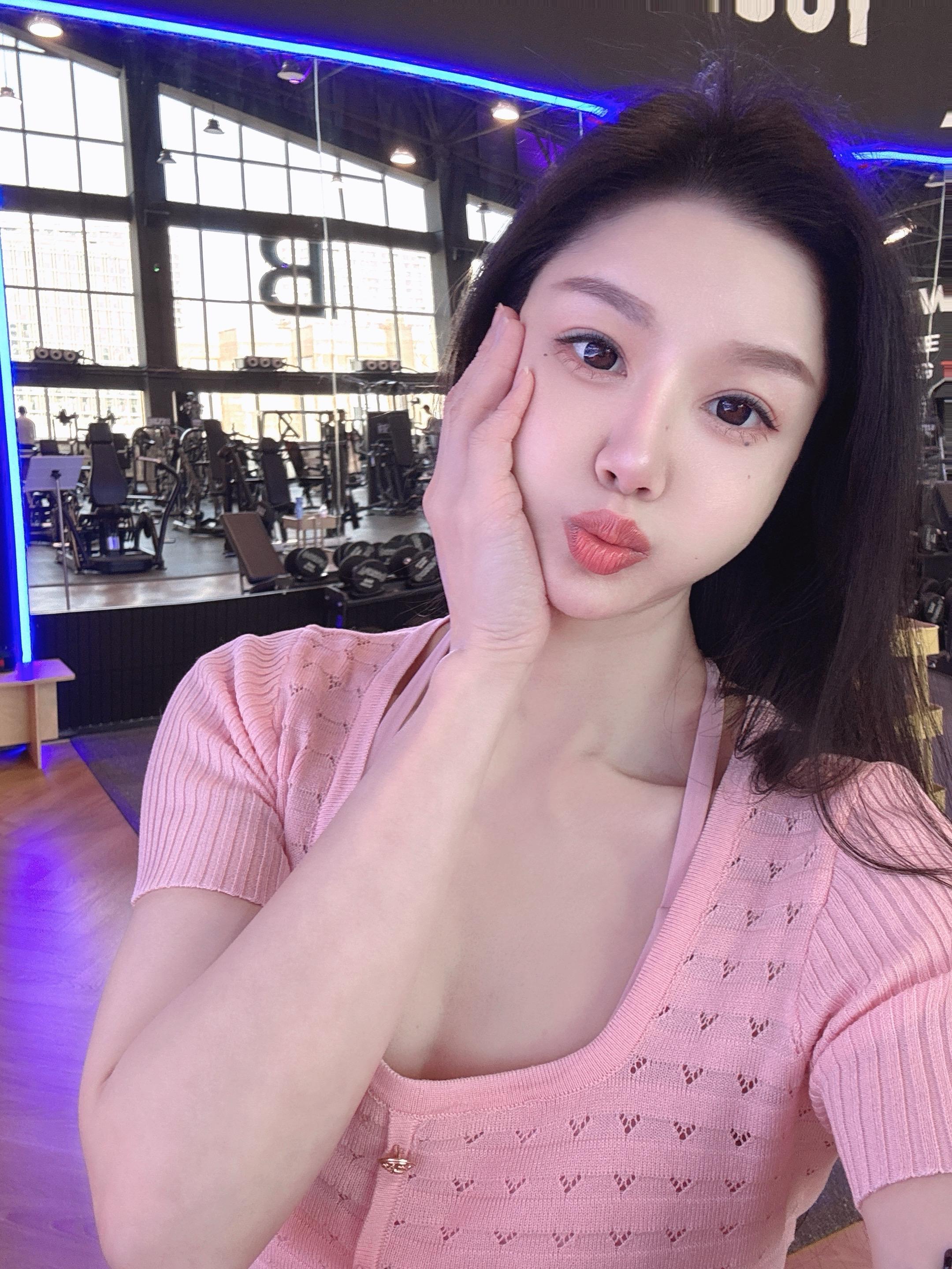 我们之间的距离总是忽远又忽近☁️